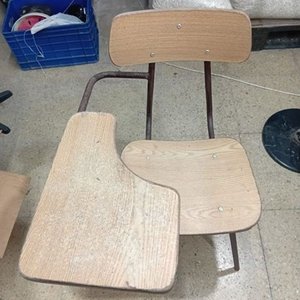 Silla Escolar o de Academia con Pizarrón Lateral, Madera y Metal - imagen 8