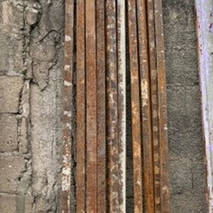 Lote siguiente: 10 Caños Cuadrados de Metal para Construcción