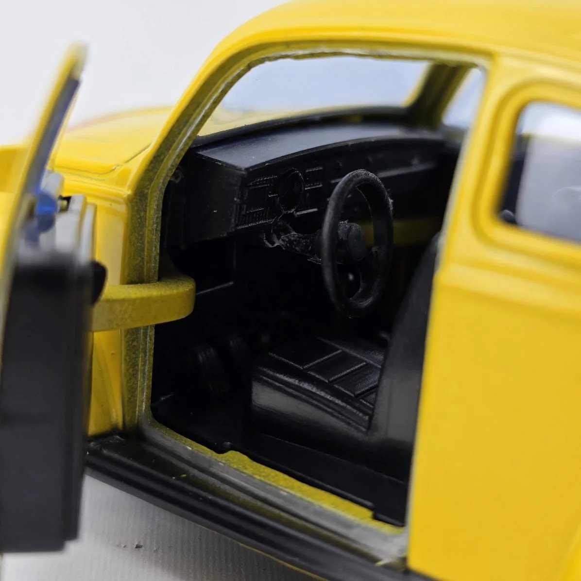 Juguetes Transformers Bumblebee Volkswagen Beetle - imagen 5