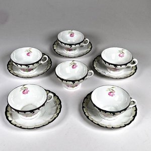 Lote anterior: Juego de 11 Piezas de Porcelana Alemana para Té: Tazas y Platillos con Flores Rosas