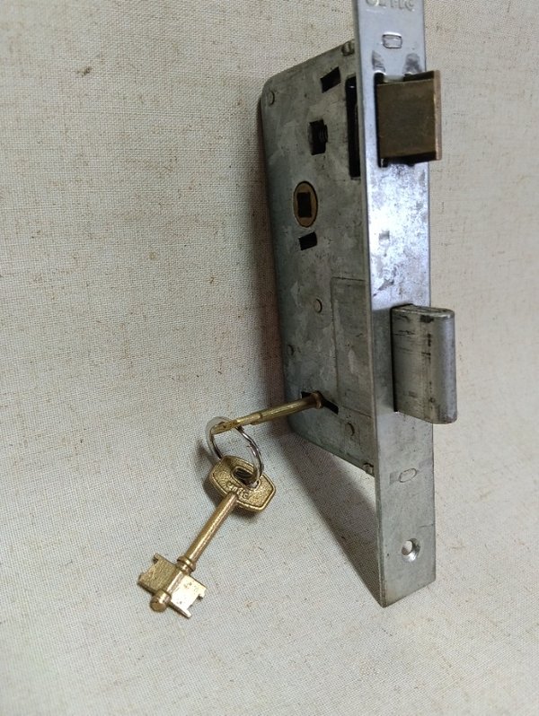 Cerradura con llave: Accesorios para Vehículos - imagen 4