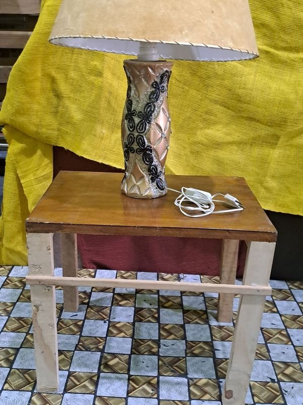 Mesita auxiliar portátil en cerámica pintada a mano - imagen 3