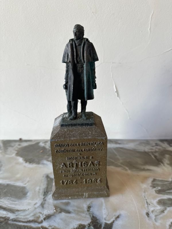 Item 896266 - Image 0