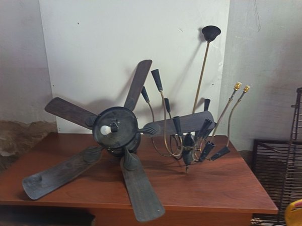 Lámpara Colgante y Ventilador de Techo Vintage - imagen 1