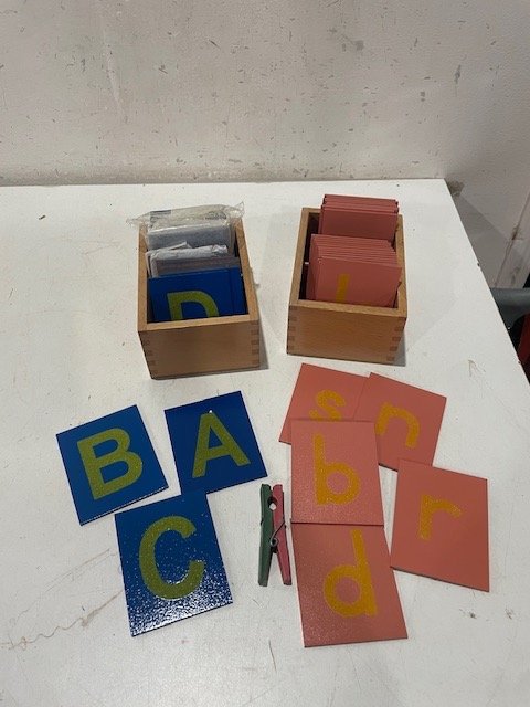 Set de letras de lija Montessori para niños
