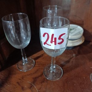 Lote anterior: Lote de 3 Copas de Vidrio y Posavasos