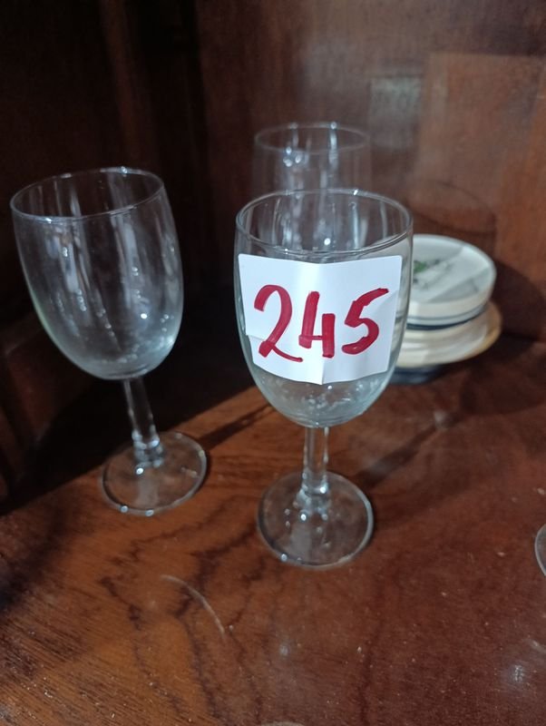 Lote de 3 Copas de Vidrio y Posavasos