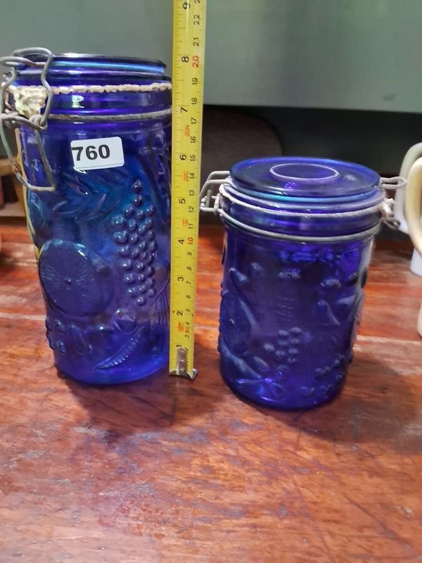 Lote anterior: Lotes de vidrio con tapa hermética azul
