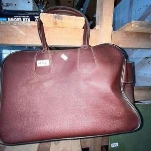 Lote siguiente: Cartera de Dama Marrón de Cuero Sintético