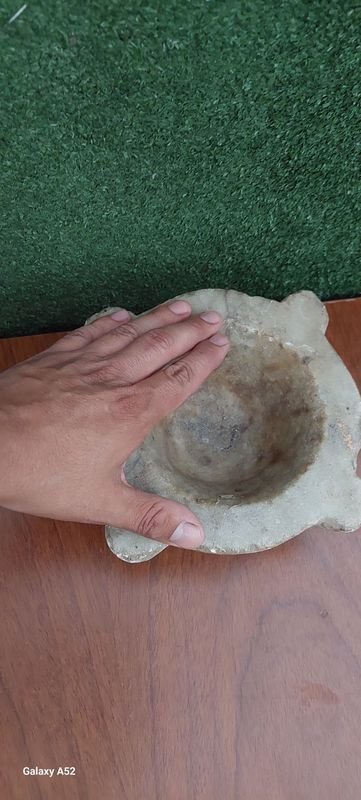 Mortero en marmol con manito para la cocina - imagen 6