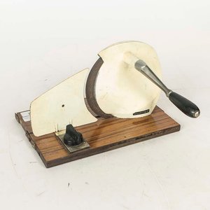 Lote anterior: Cortafiambre Jupiter Vintage con Base de Madera