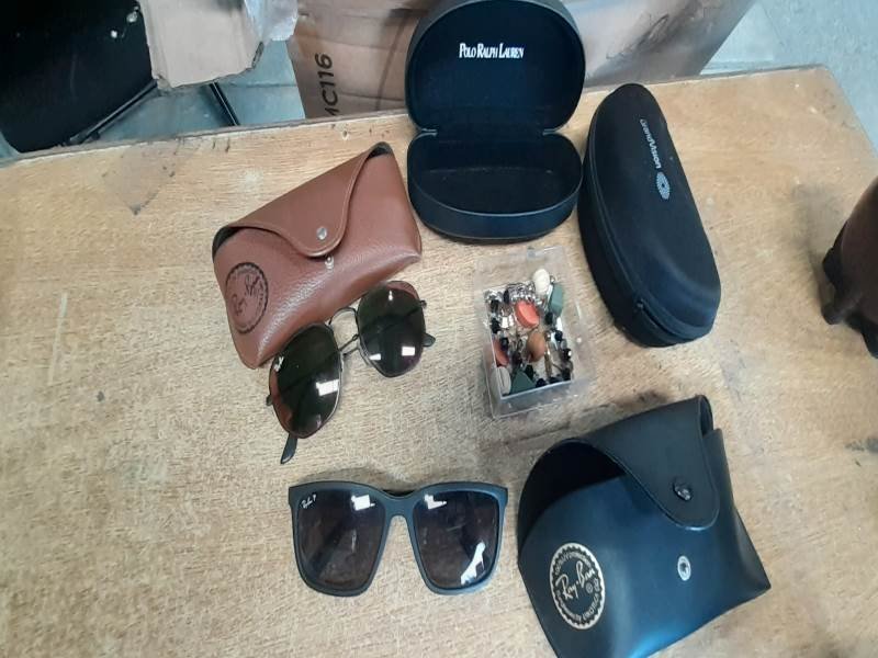 Lote de 2 Pares de Lentes con Estuches y Bijouterie