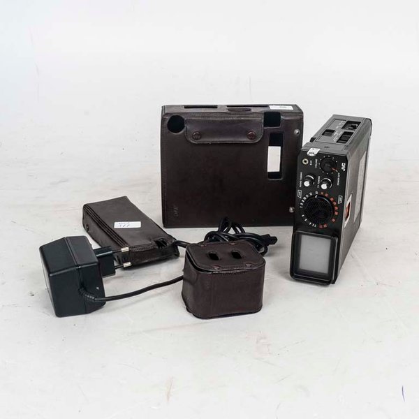 Radio y Televisor Portátil JVC con Transformador y Estuche