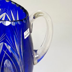 Jarra de Cristal Tallado Azul con Asa Fisurada - imagen 3
