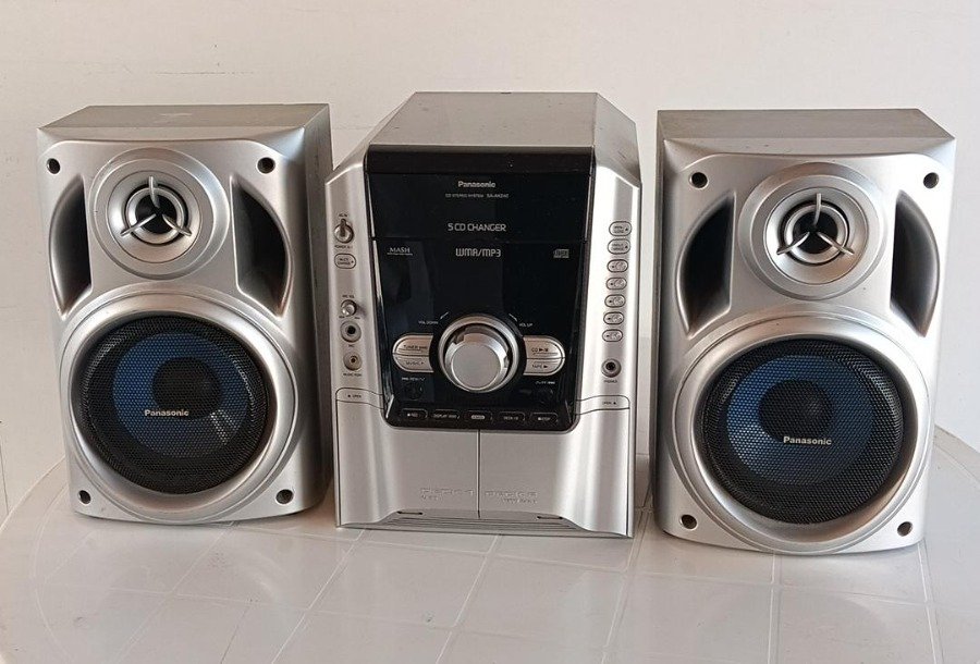 Equipo de Sonido Panasonic SA-AK240 con CD Changer