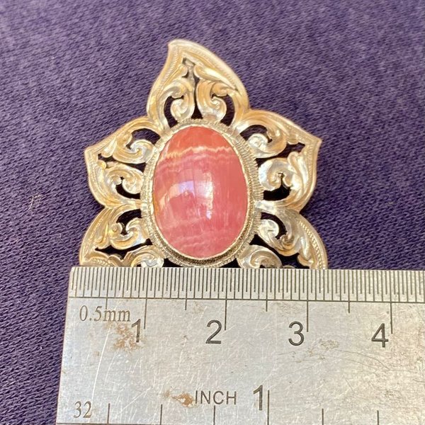 Prendedor de plata con diseño floral y piedra ovalada - imagen 5