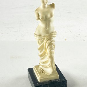 Figura Clásica de Dama y Busto de Perfil en Marmolina - imagen 2