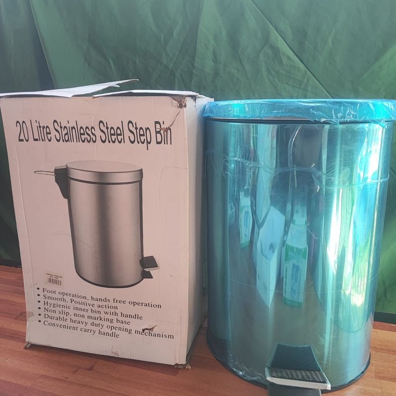 Papelera de 20L nueva en excelente condición - imagen 1