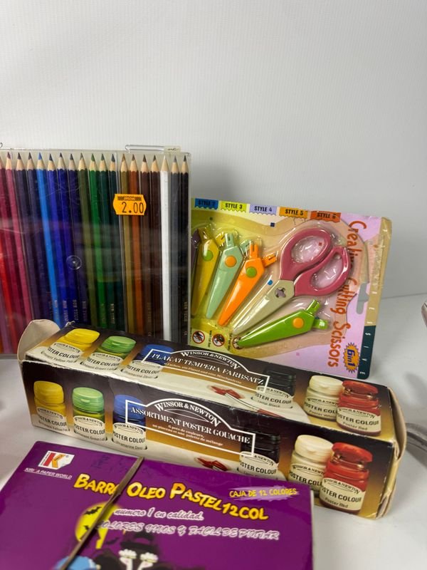 Gran lote de papelería, nuevos y algunos usados - imagen 5