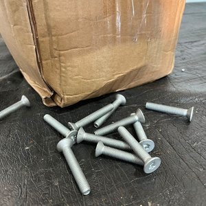 Caja de Tornillos Metálicos de 5cm y 17.9 Kg - imagen 3