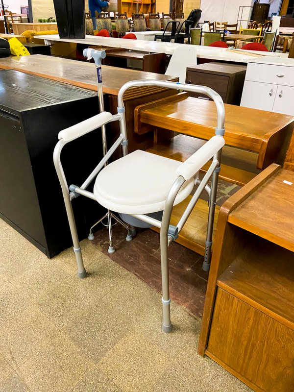 Silla de Ducha o Baño Plegable con Apoyabrazos y Patas Ajustables