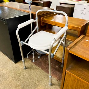 Lote anterior: Silla de Ducha o Baño Plegable con Apoyabrazos y Patas Ajustables