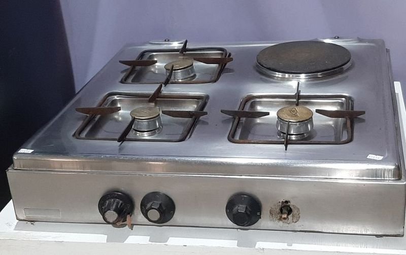 Anafe Acero Inoxidable 4 Hornallas a Gas con Disco Eléctrico y Tapas de Bronce