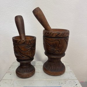 Par de Morteros de Madera Tallada "Buzios" - imagen 1