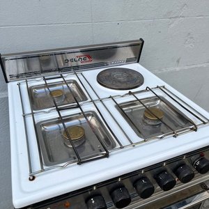 Cocina a Gas Combinada Delne Blanca con Hornallas Eléctricas - imagen 2