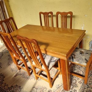 Juego de Comedor Moderno: Mesa Rectangular y 6 Sillas con Respaldo de Madera y Tapizado Geométrico - imagen 3
