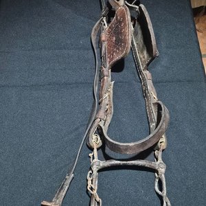 Lote siguiente: Freno de Caballo Antiguo Completo de Cuero y Metal