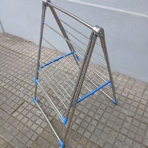 Tendedero Plegable de Metal con Detalles Azules - imagen 5