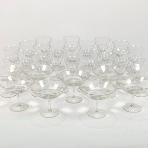 Lote anterior: Lote de 32 Copas de Cristal Hialino Lisas para Licor, Champán y Vino
