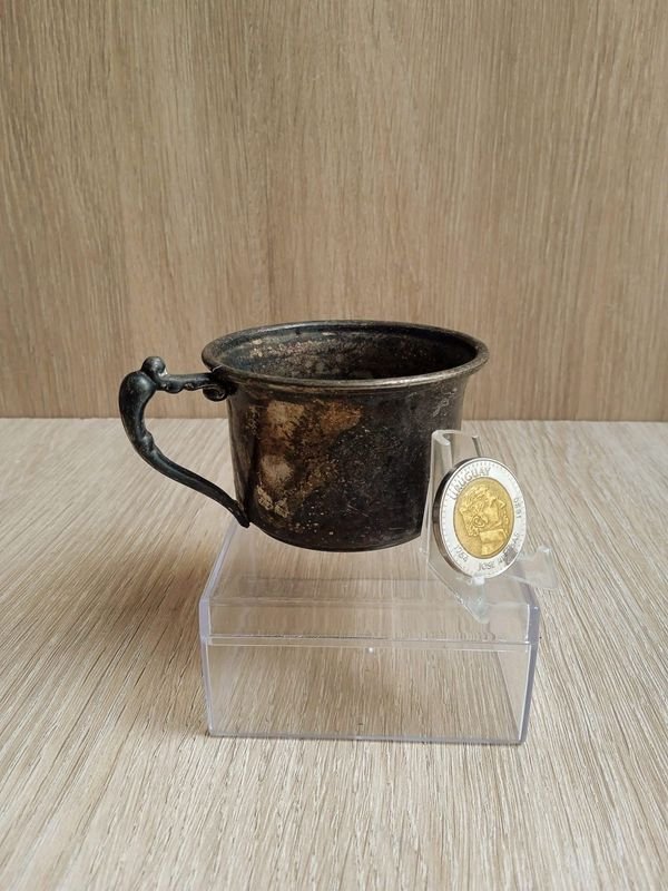 Lote anterior: Taza en Metal de Pequeño Tamaño Bañada en Plata