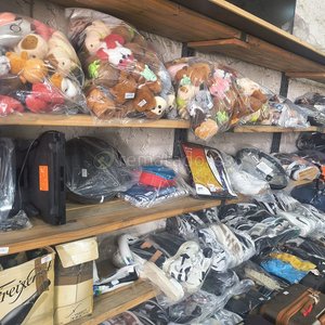 Lote anterior: Lote de Peluches, Zapatillas y Equipaje