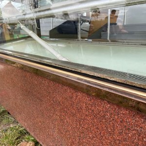 Exhibidor Vitrina Refrigerada con Estantes de Vidrio - imagen 2