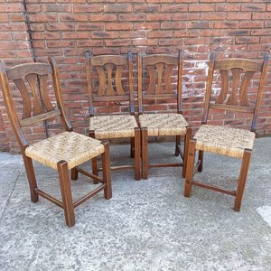 Lote siguiente: Juego de 4 Sillas de Madera Maciza con Asiento Tejido en Cardo