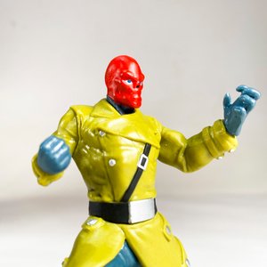 Figura de Acción Marvel Coleccionable Red Skull en Caja - imagen 3