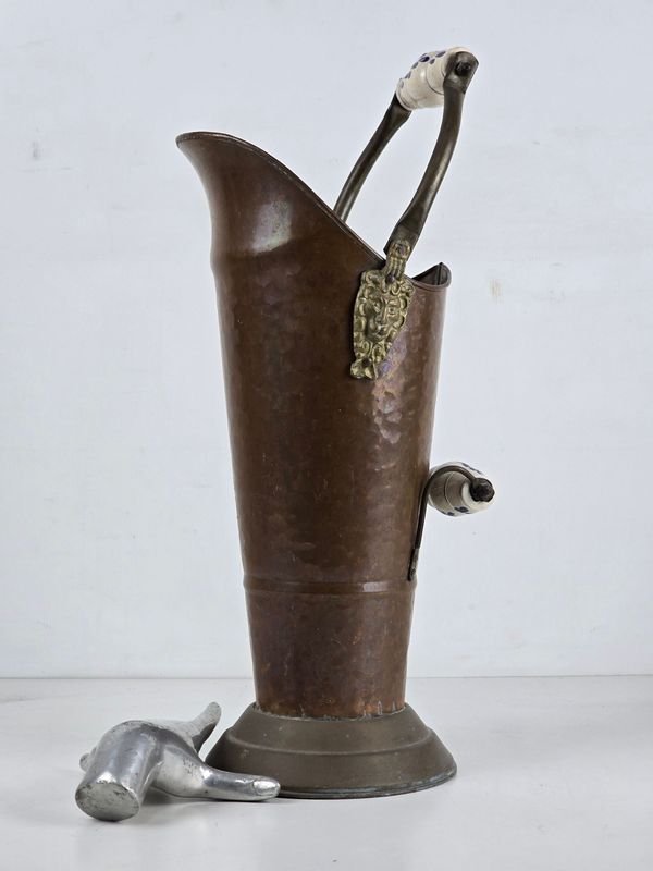 Tarro Metálico con Detalles en Cerámica y Bronce