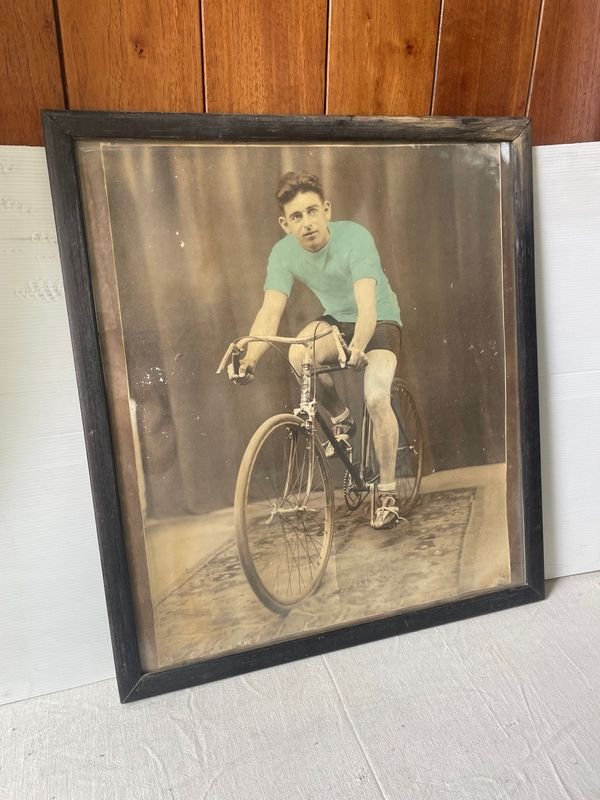 Cuadro Vintage de Ciclista en Bicicleta Clásica, Estilo Fotografía Gigante