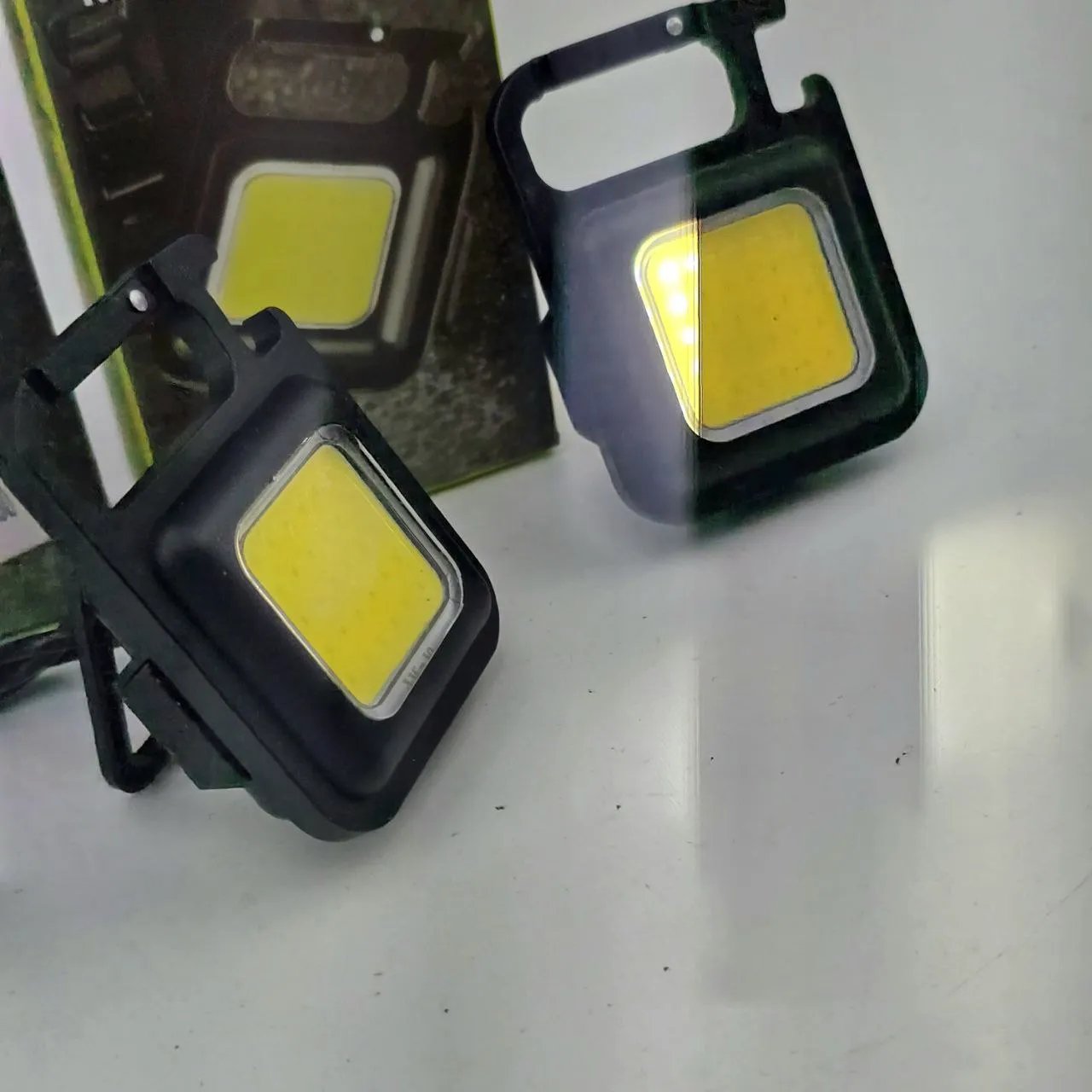 Llaveros LED x2 con Carga USB y Caja - imagen 2