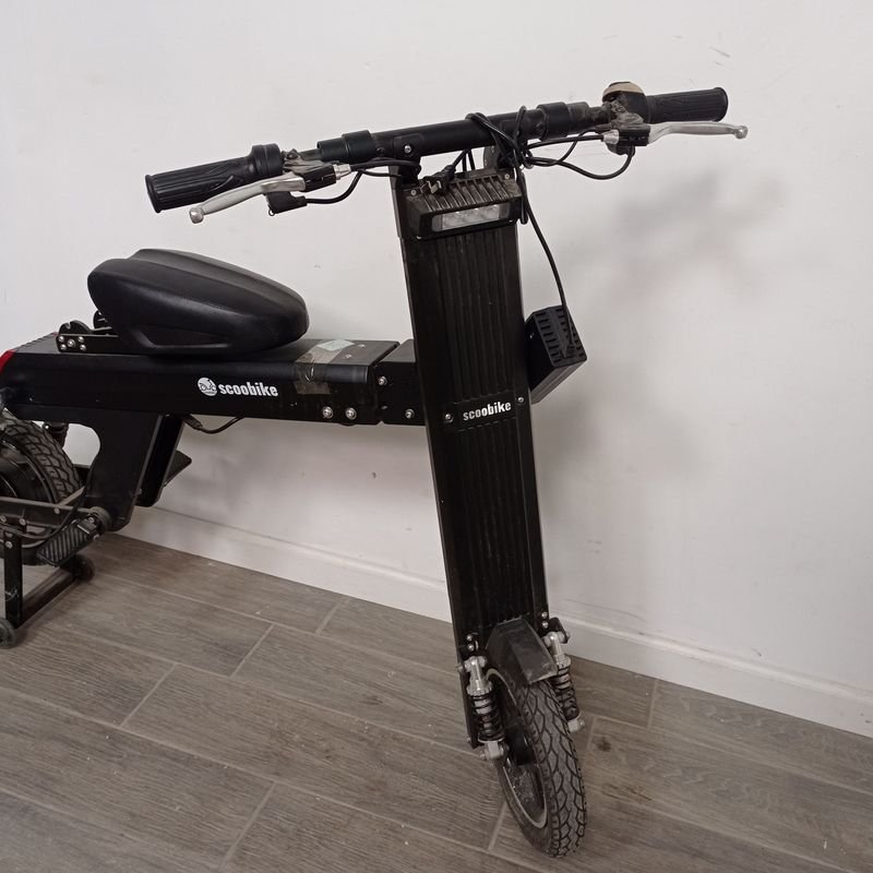 Moto eléctrica Scoobike con doble batería y rueda pinchada - imagen 5
