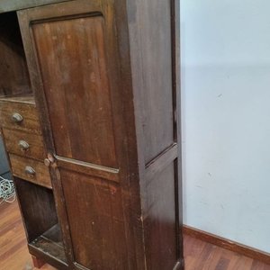 L 956 - Antiguo ropero modular de guardado en madera de buen porte, con 3 cajones y compartimento con puerta (Medidas 94x40x173cm) - imagen 3