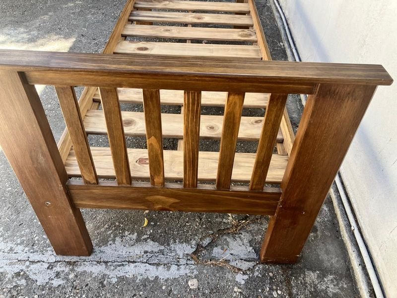 Cama de Madera Maciza para una Plaza - imagen 5
