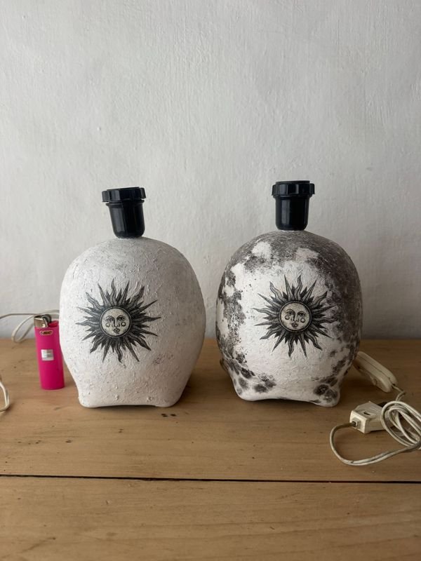 Par de Veladores con Diseño de Sol