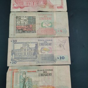 Billetes Uruguayos Varios Valores: 500, 5, 10 y 2000 Pesos - imagen 4