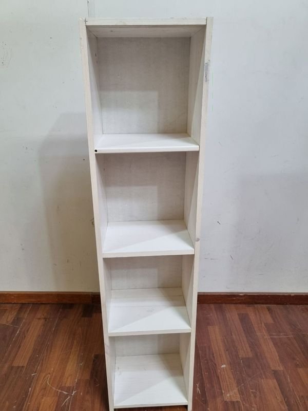 Lote siguiente: Estanteria Multiuso en Madera