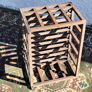 Antiguo Leñero de Hierro Forjado Rectangular con Barrotes Torneados - imagen 7
