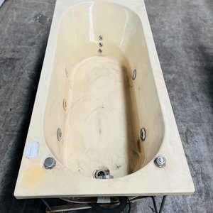 Lote anterior: Jacuzzi de Fibra de Vidrio con Soporte Metálico