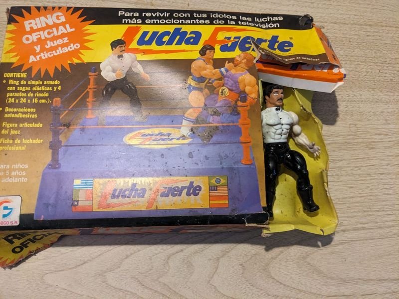 Lote siguiente: Juego de Lucha Fuerte en Caja